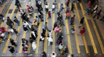 行人闖紅燈顯示屏又露臉央視啦！人臉識別助力整治行人闖紅燈